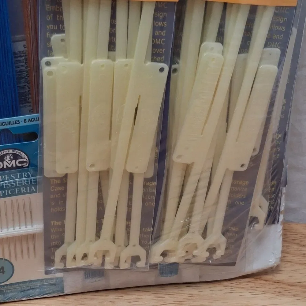 DMC Cross Stitch w/60 Bow Floss Holders 2 Inserts Embroidery Organizer Needles